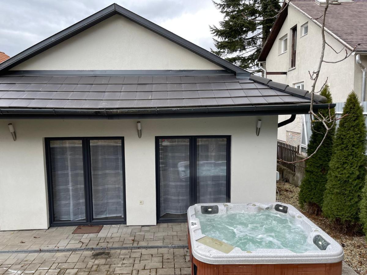 Malibu Apartman & Jacuzzi ميسكولك المظهر الخارجي الصورة